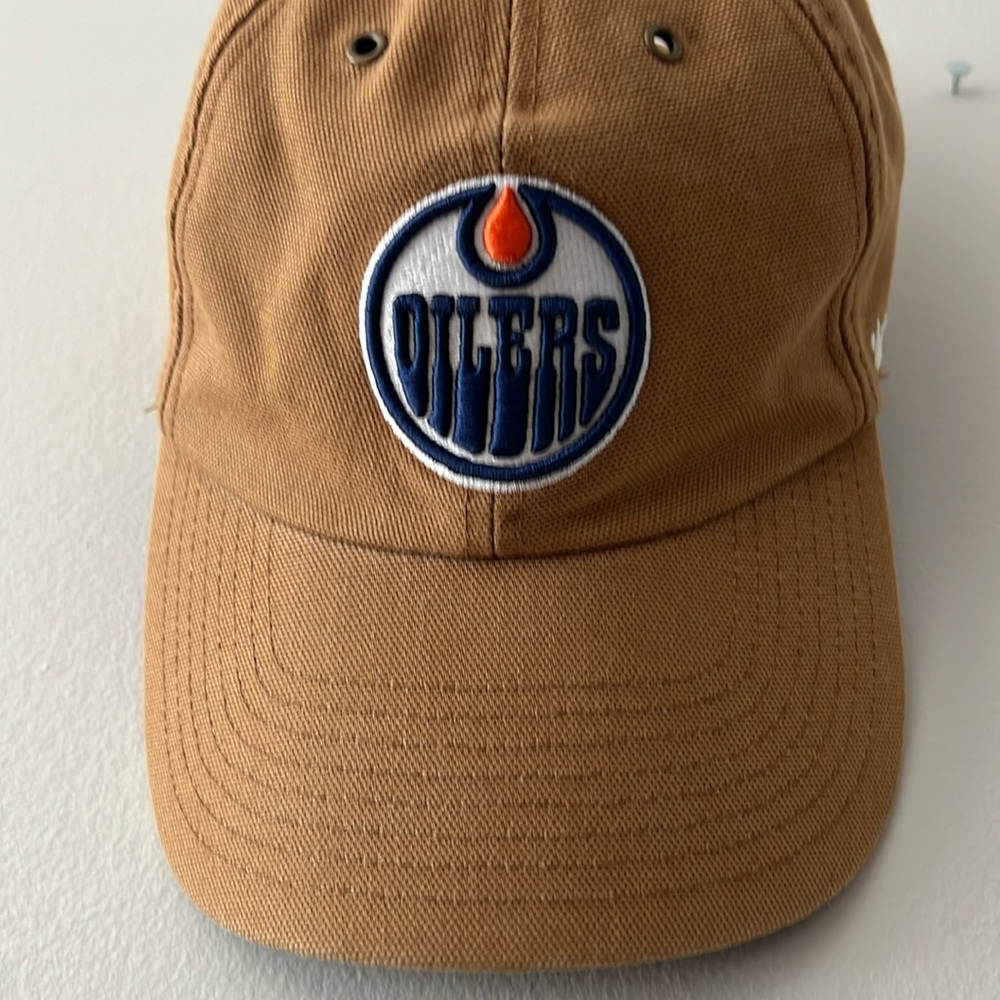 Great condition Oilers Carhartt Hat